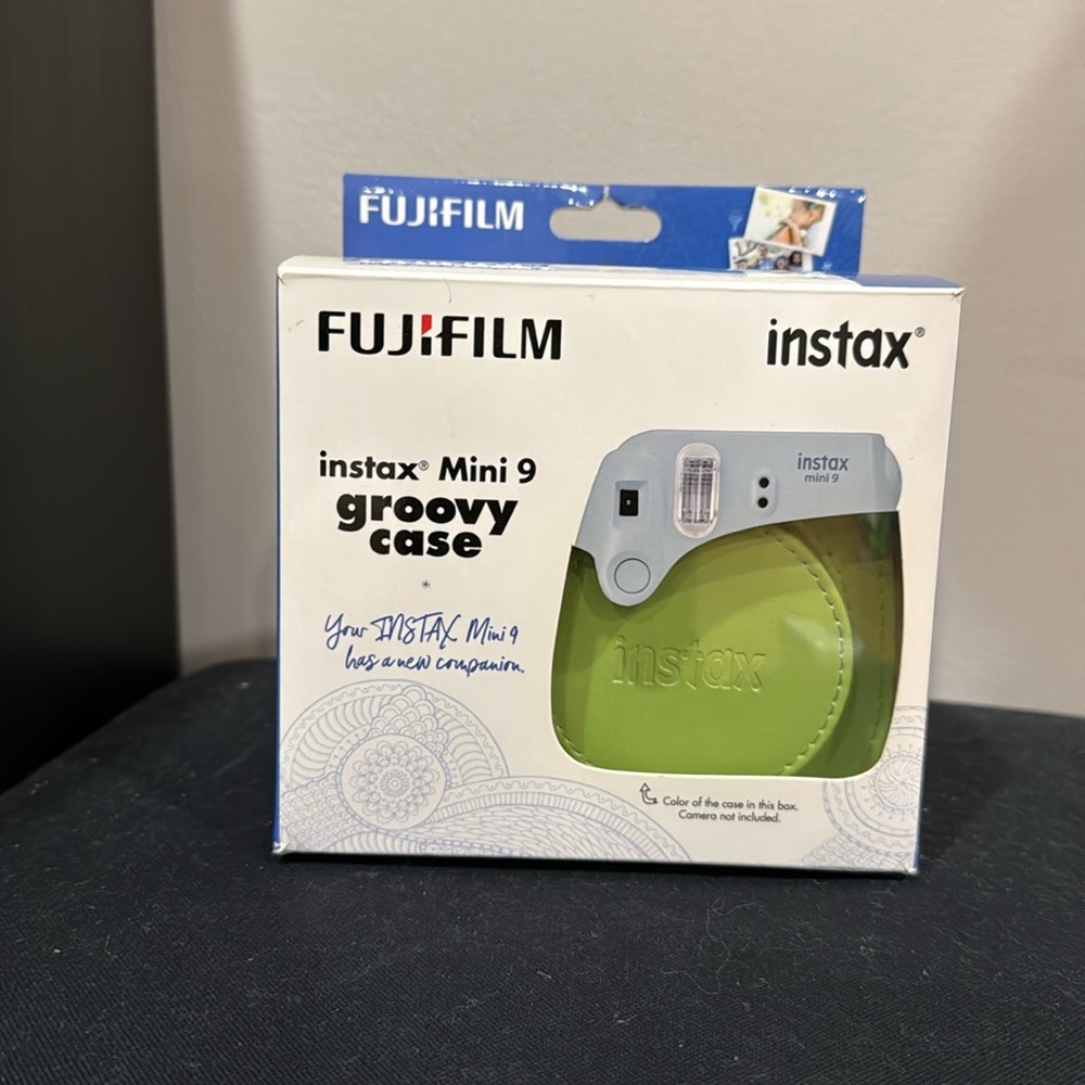 Fuji film Instax Mini 9 Groovy Case with Strap - Green